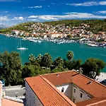 In With Sea View, Terrace, Air Conditioning, Wifi 4752-1 公寓 Vinišće